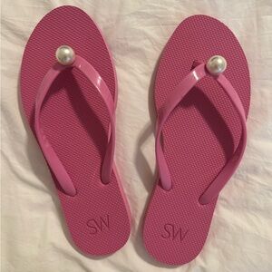 Stunning STUART WEITZMAN FLIP FLOPS, NIB size 8